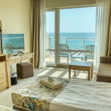 Dit Evrika Beach Club Hotel-3
